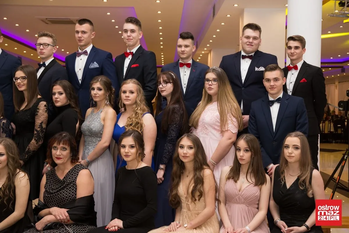 Studniówka LO im. Mikołaja Kopernika w Ostrowi Mazowieckiej (zdjęcia, wideo)