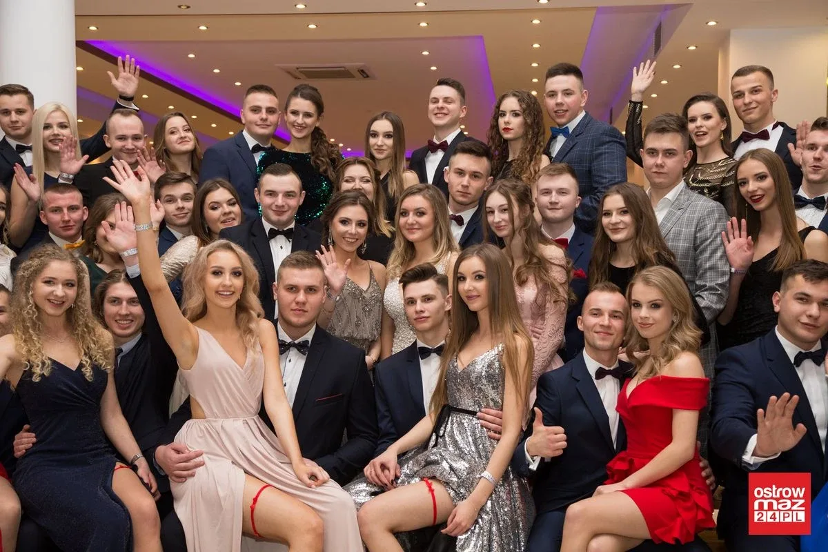 Studniówka LO im. Mikołaja Kopernika w Ostrowi Mazowieckiej (zdjęcia, wideo)