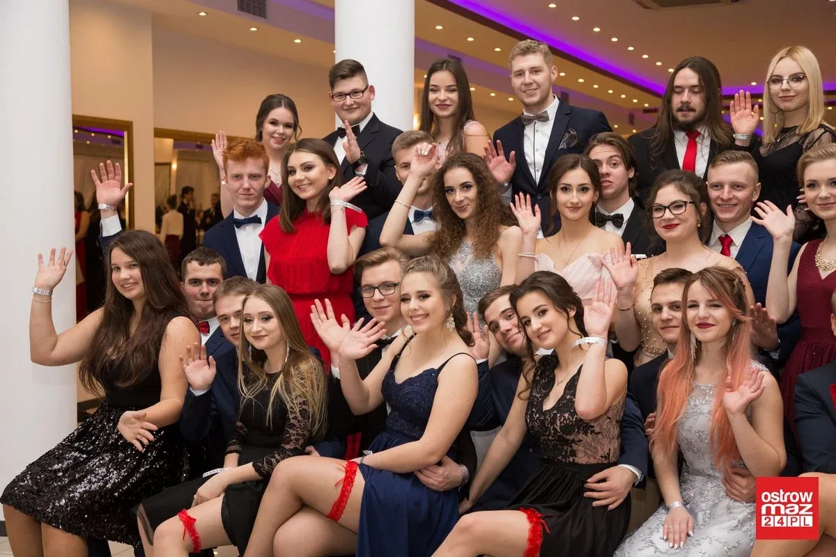 Studniówka LO im. Mikołaja Kopernika w Ostrowi Mazowieckiej (zdjęcia, wideo)