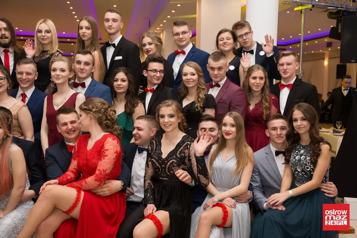 Studniówka LO im. Mikołaja Kopernika w Ostrowi Mazowieckiej (zdjęcia, wideo)
