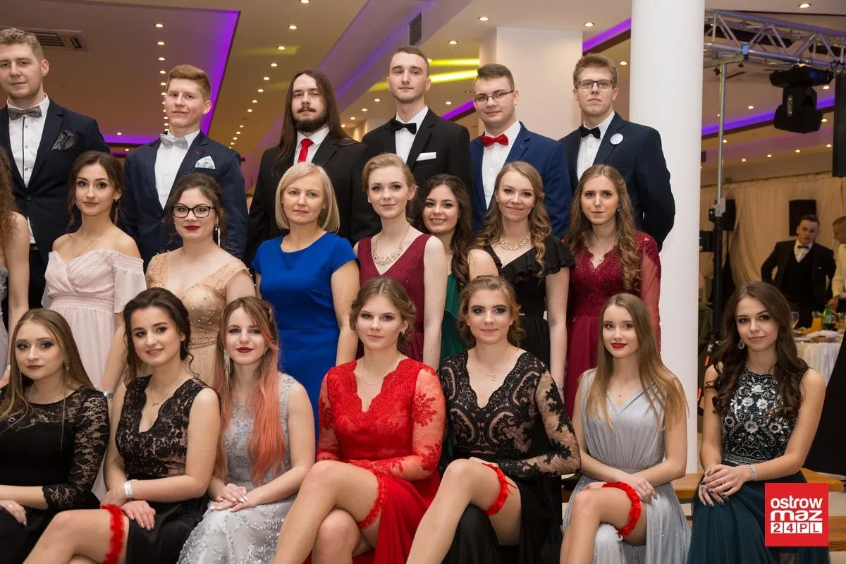 Studniówka LO im. Mikołaja Kopernika w Ostrowi Mazowieckiej (zdjęcia, wideo)