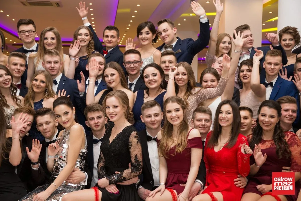Studniówka LO im. Mikołaja Kopernika w Ostrowi Mazowieckiej (zdjęcia, wideo)