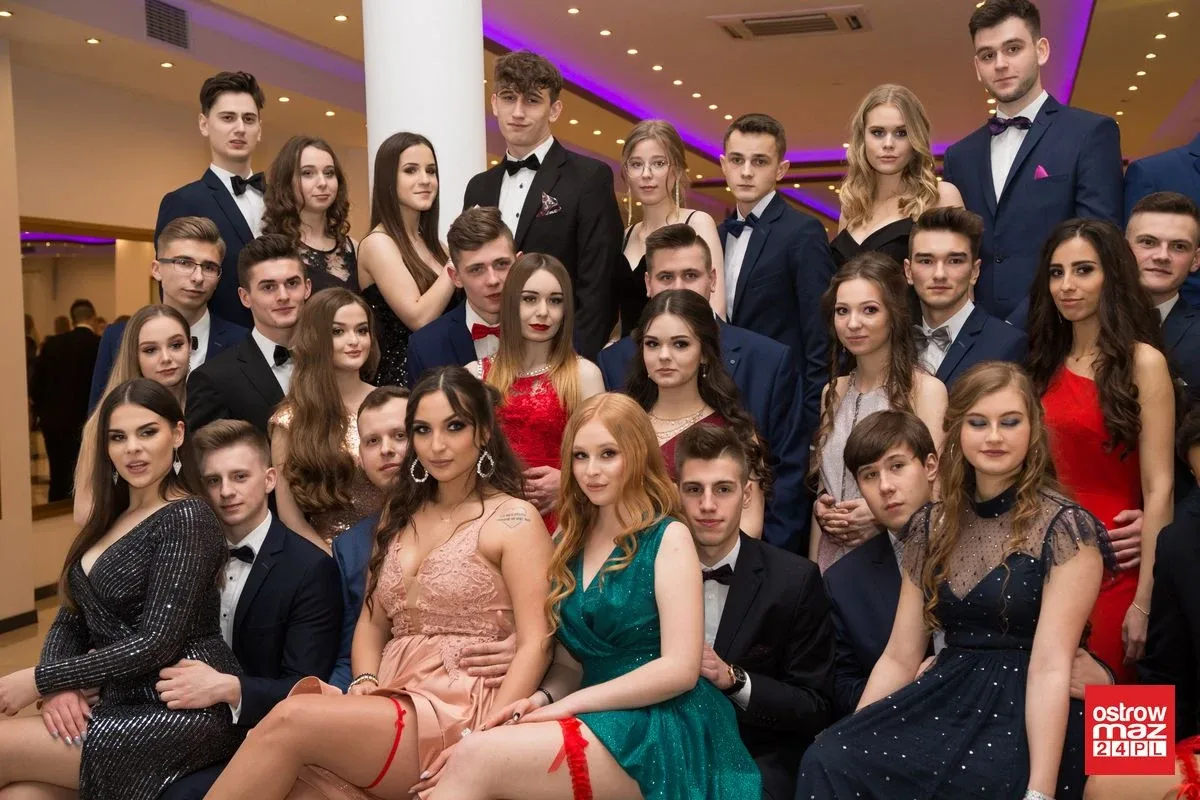 Studniówka LO im. Mikołaja Kopernika w Ostrowi Mazowieckiej (zdjęcia, wideo)