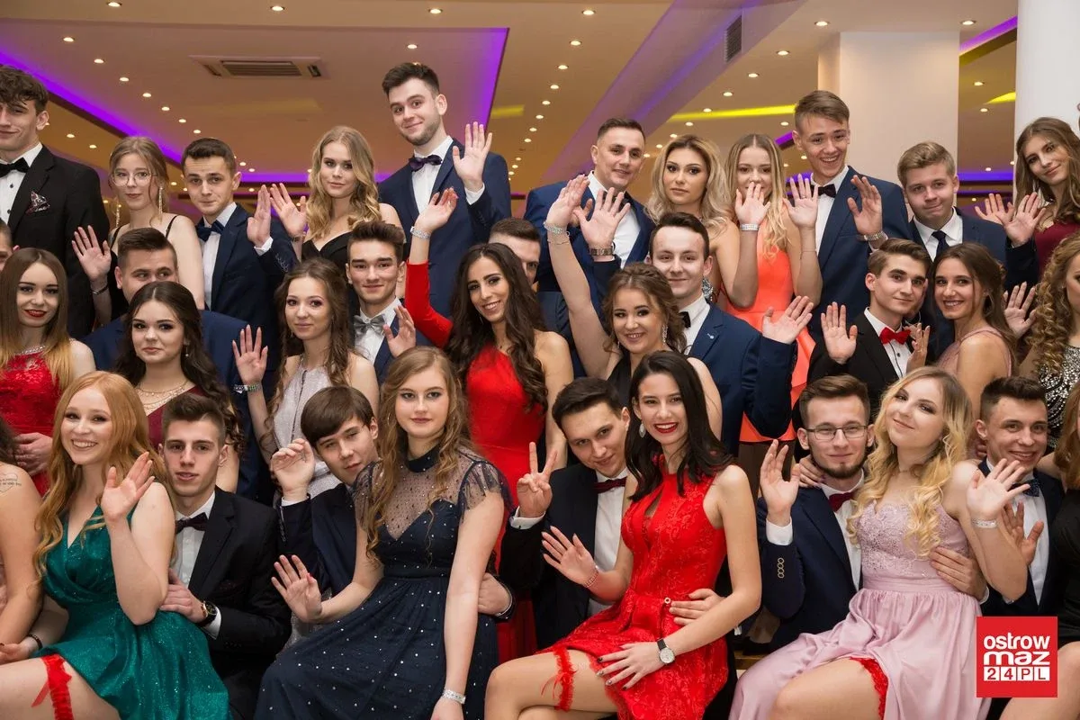 Studniówka LO im. Mikołaja Kopernika w Ostrowi Mazowieckiej (zdjęcia, wideo)