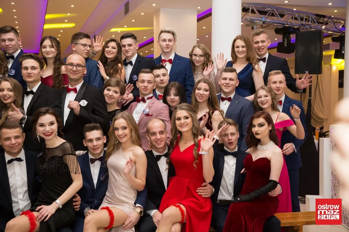 Studniówka LO im. Mikołaja Kopernika w Ostrowi Mazowieckiej (zdjęcia, wideo)