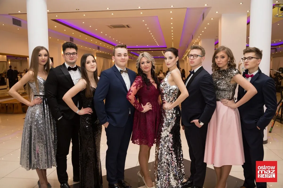 Studniówka LO im. Mikołaja Kopernika w Ostrowi Mazowieckiej (zdjęcia, wideo)