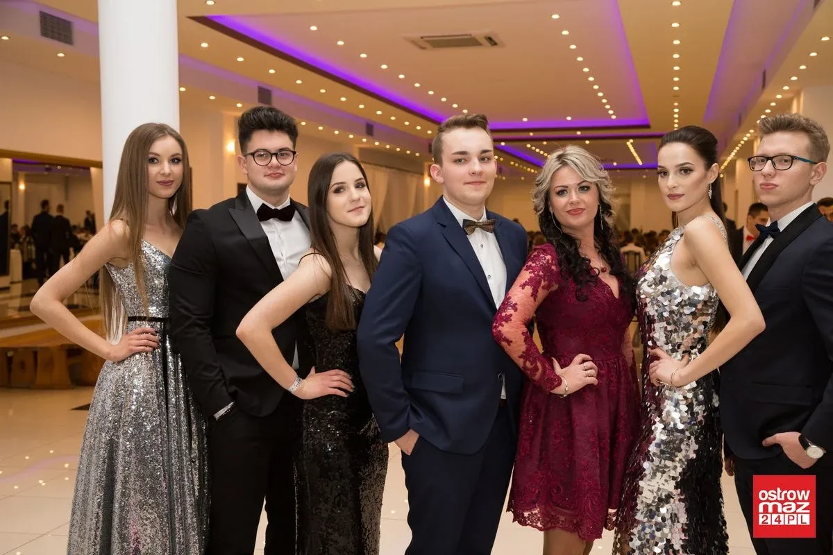 Studniówka LO im. Mikołaja Kopernika w Ostrowi Mazowieckiej (zdjęcia, wideo)