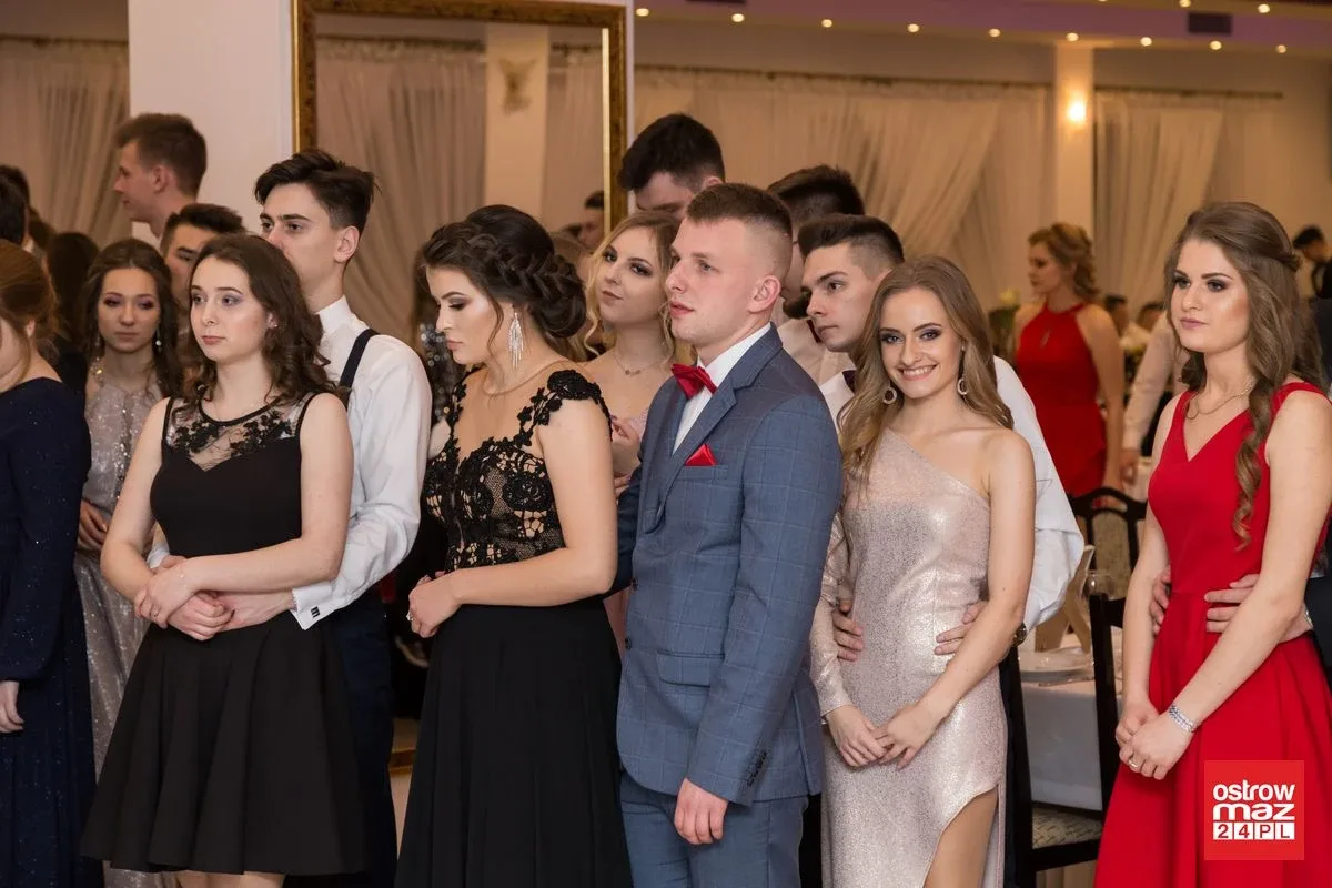Studniówka LO im. Mikołaja Kopernika w Ostrowi Mazowieckiej (zdjęcia, wideo)