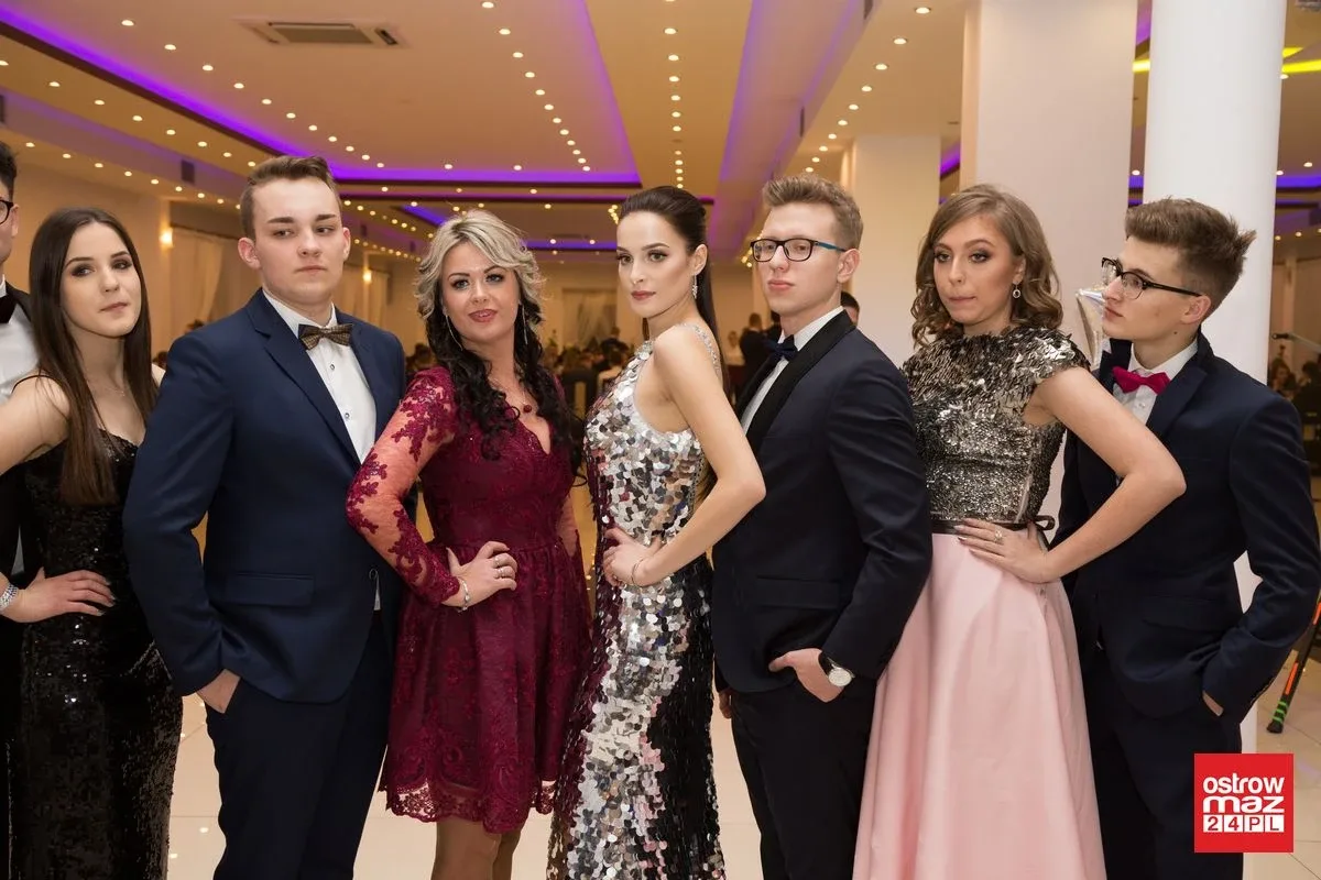 Studniówka LO im. Mikołaja Kopernika w Ostrowi Mazowieckiej (zdjęcia, wideo)