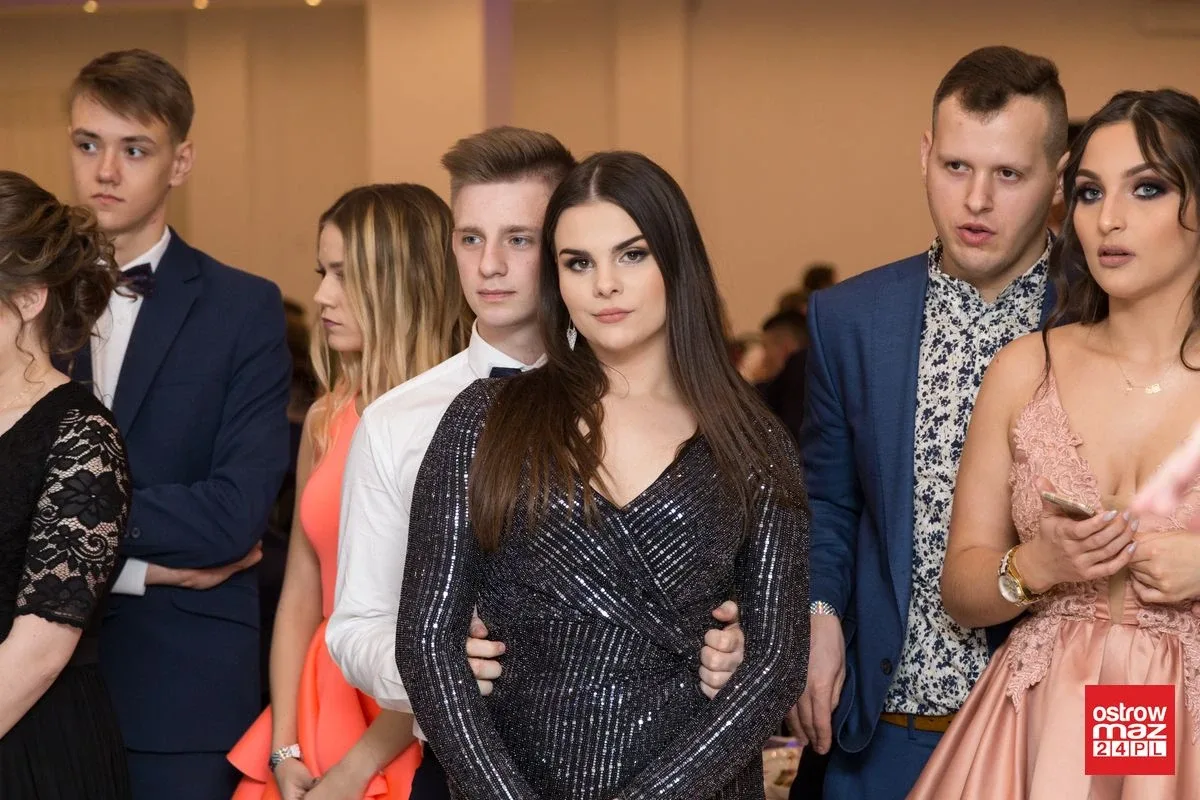 Studniówka LO im. Mikołaja Kopernika w Ostrowi Mazowieckiej (zdjęcia, wideo)
