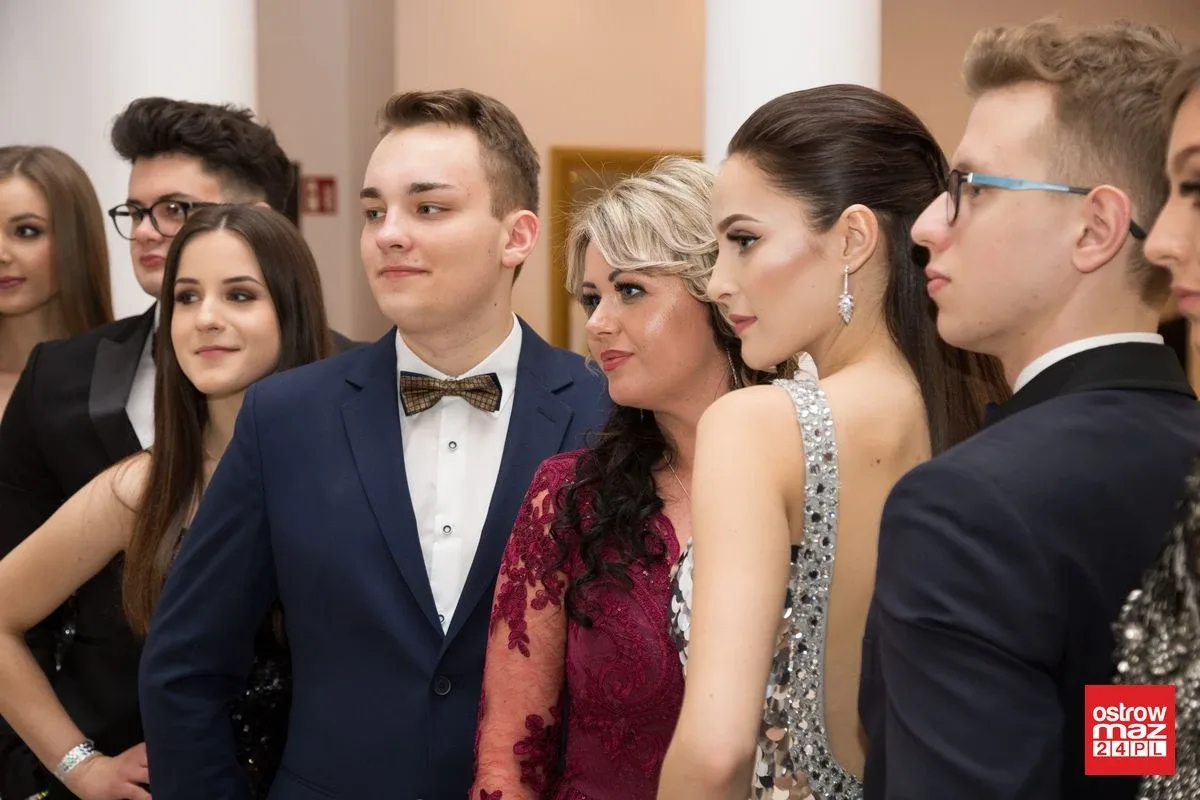 Studniówka LO im. Mikołaja Kopernika w Ostrowi Mazowieckiej (zdjęcia, wideo)