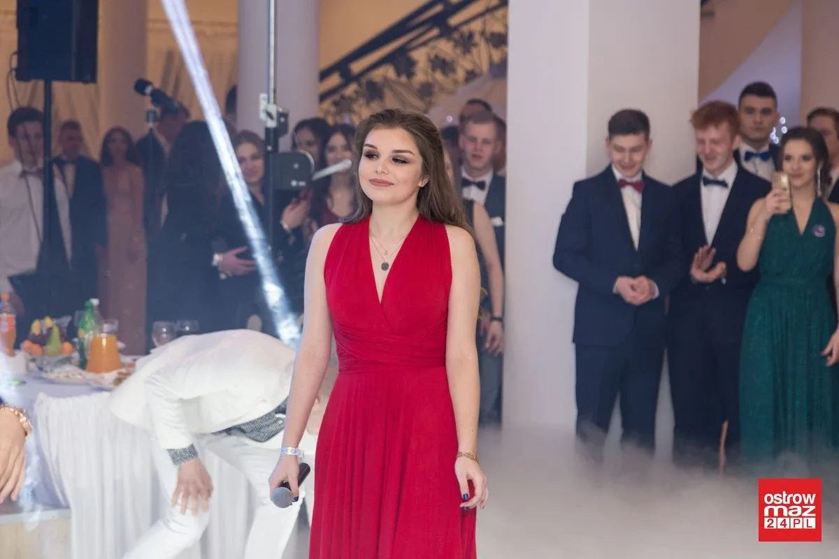 Studniówka LO im. Mikołaja Kopernika w Ostrowi Mazowieckiej (zdjęcia, wideo)