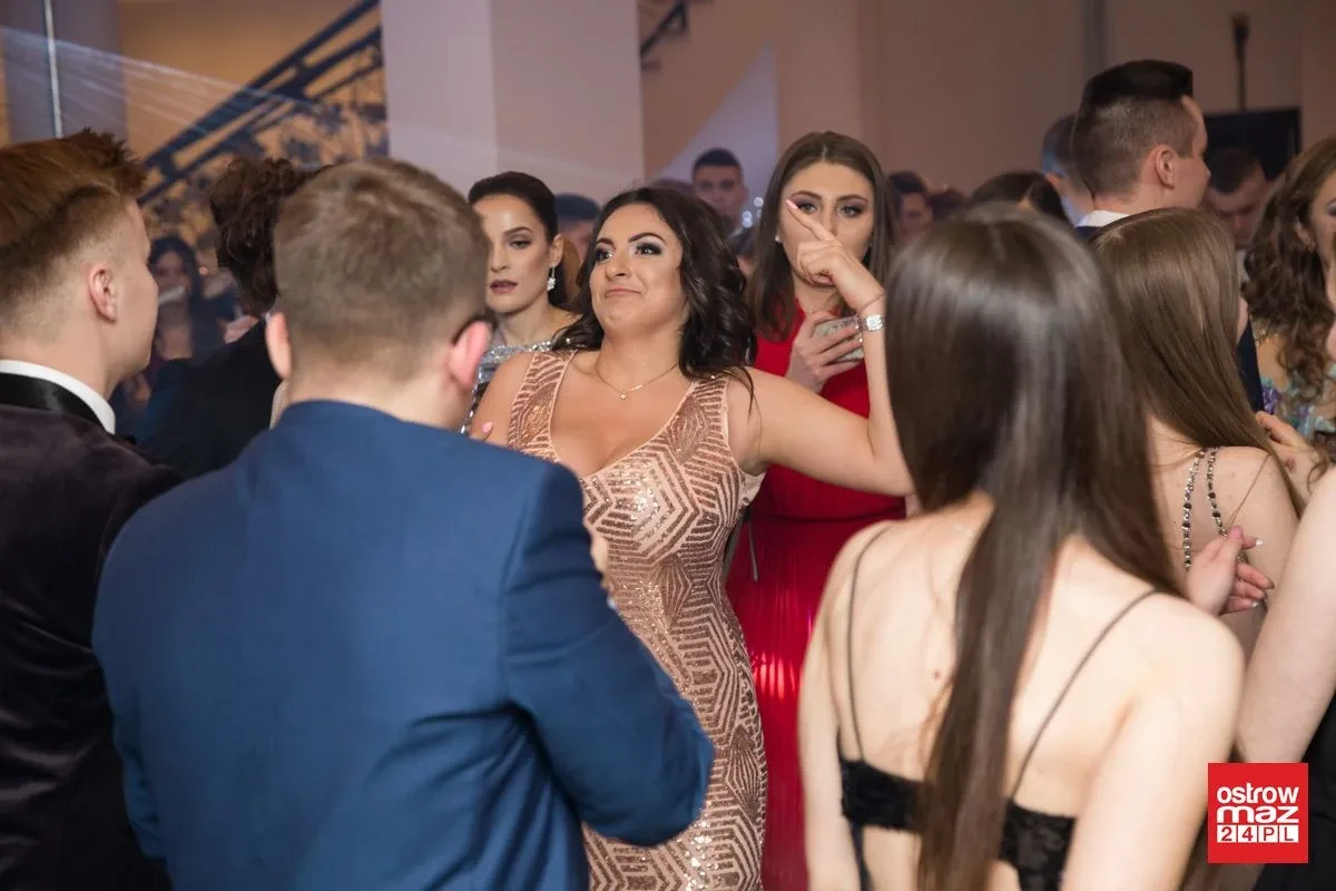 Studniówka LO im. Mikołaja Kopernika w Ostrowi Mazowieckiej (zdjęcia, wideo)