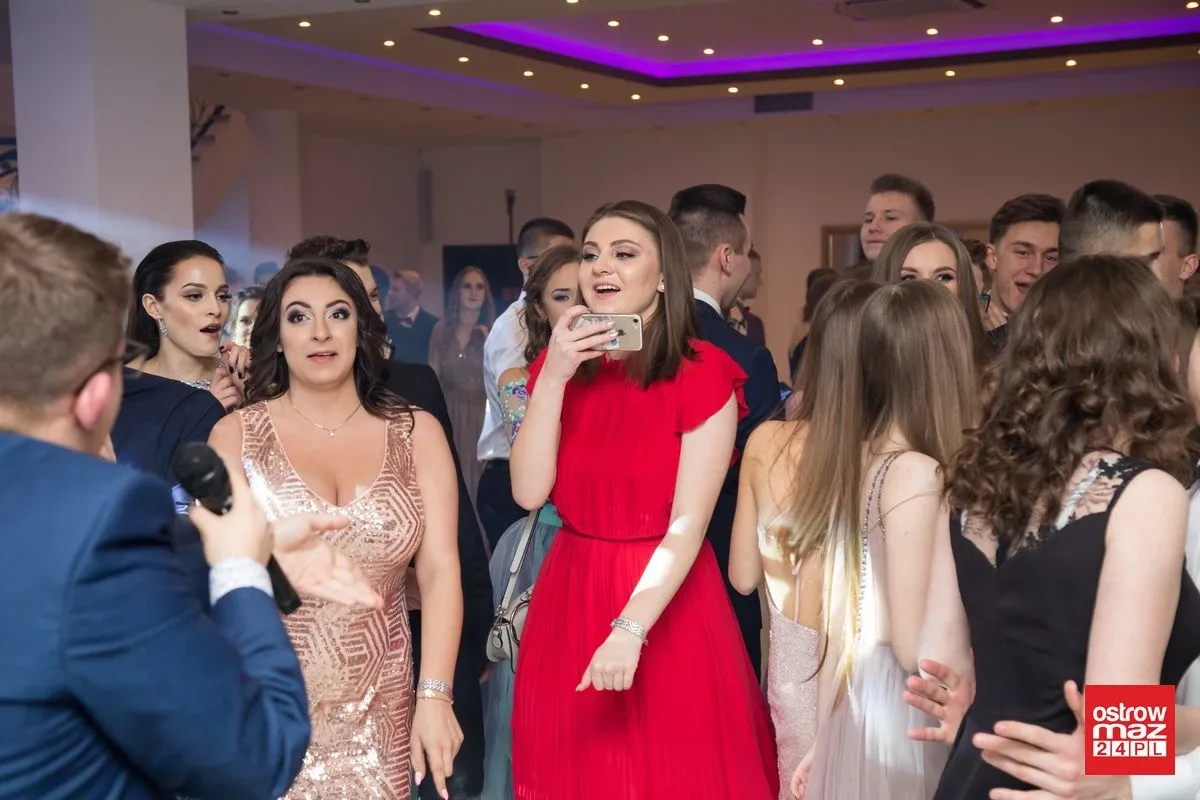 Studniówka LO im. Mikołaja Kopernika w Ostrowi Mazowieckiej (zdjęcia, wideo)