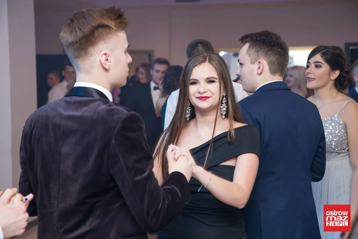 Studniówka LO im. Mikołaja Kopernika w Ostrowi Mazowieckiej (zdjęcia, wideo)