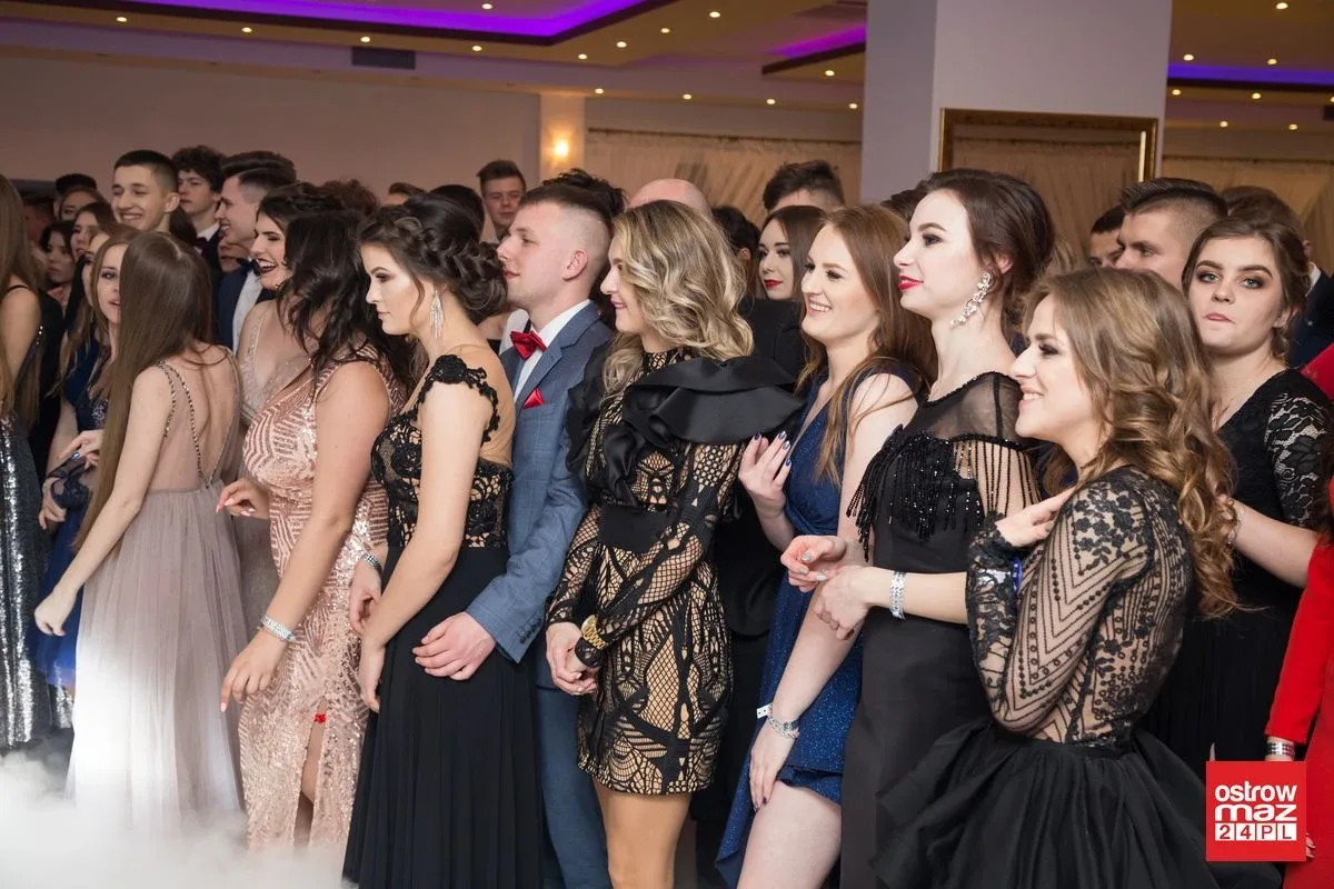 Studniówka LO im. Mikołaja Kopernika w Ostrowi Mazowieckiej (zdjęcia, wideo)