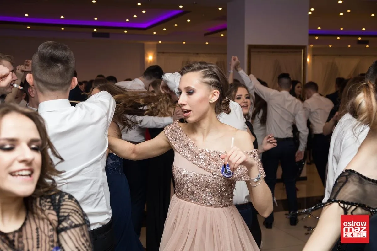 Studniówka LO im. Mikołaja Kopernika w Ostrowi Mazowieckiej (zdjęcia, wideo)