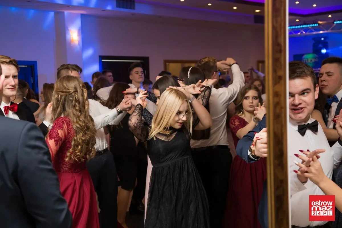 Studniówka LO im. Mikołaja Kopernika w Ostrowi Mazowieckiej (zdjęcia, wideo)