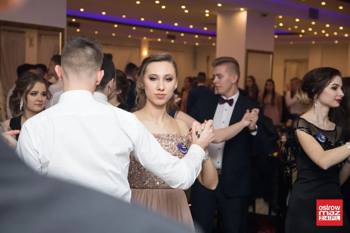 Studniówka LO im. Mikołaja Kopernika w Ostrowi Mazowieckiej (zdjęcia, wideo)