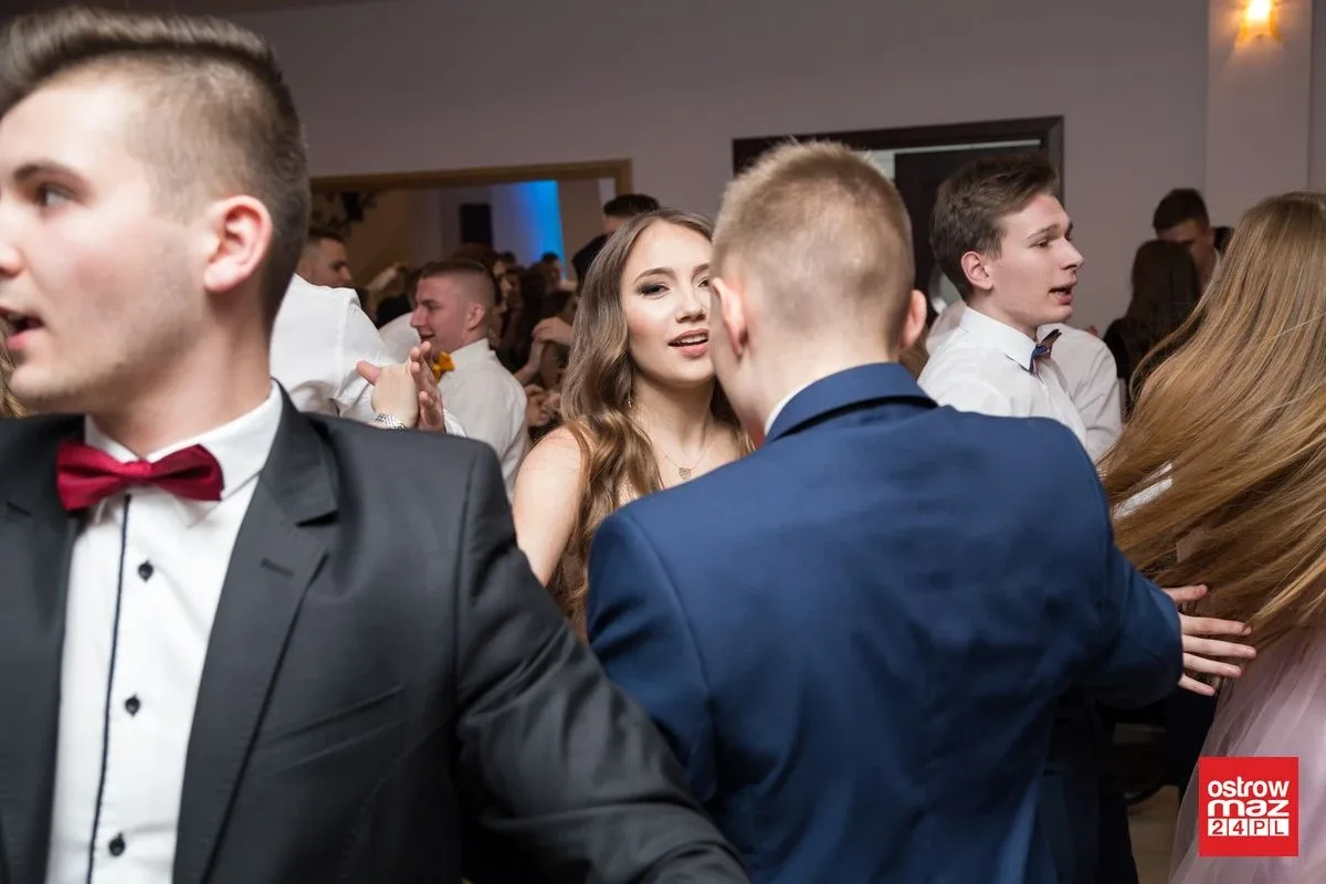 Studniówka LO im. Mikołaja Kopernika w Ostrowi Mazowieckiej (zdjęcia, wideo)