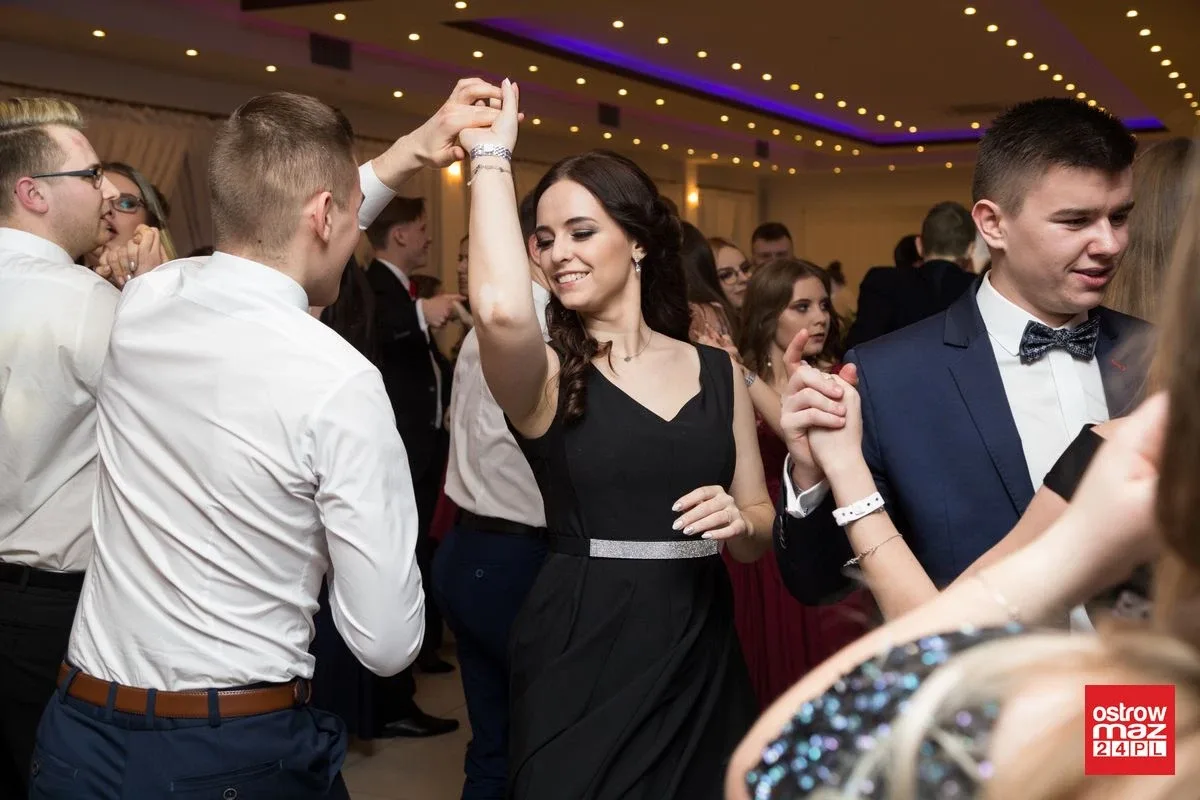 Studniówka LO im. Mikołaja Kopernika w Ostrowi Mazowieckiej (zdjęcia, wideo)