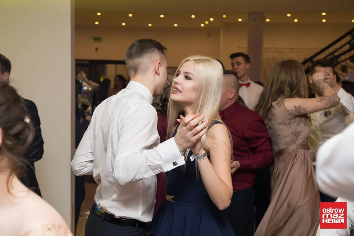 Studniówka LO im. Mikołaja Kopernika w Ostrowi Mazowieckiej (zdjęcia, wideo)
