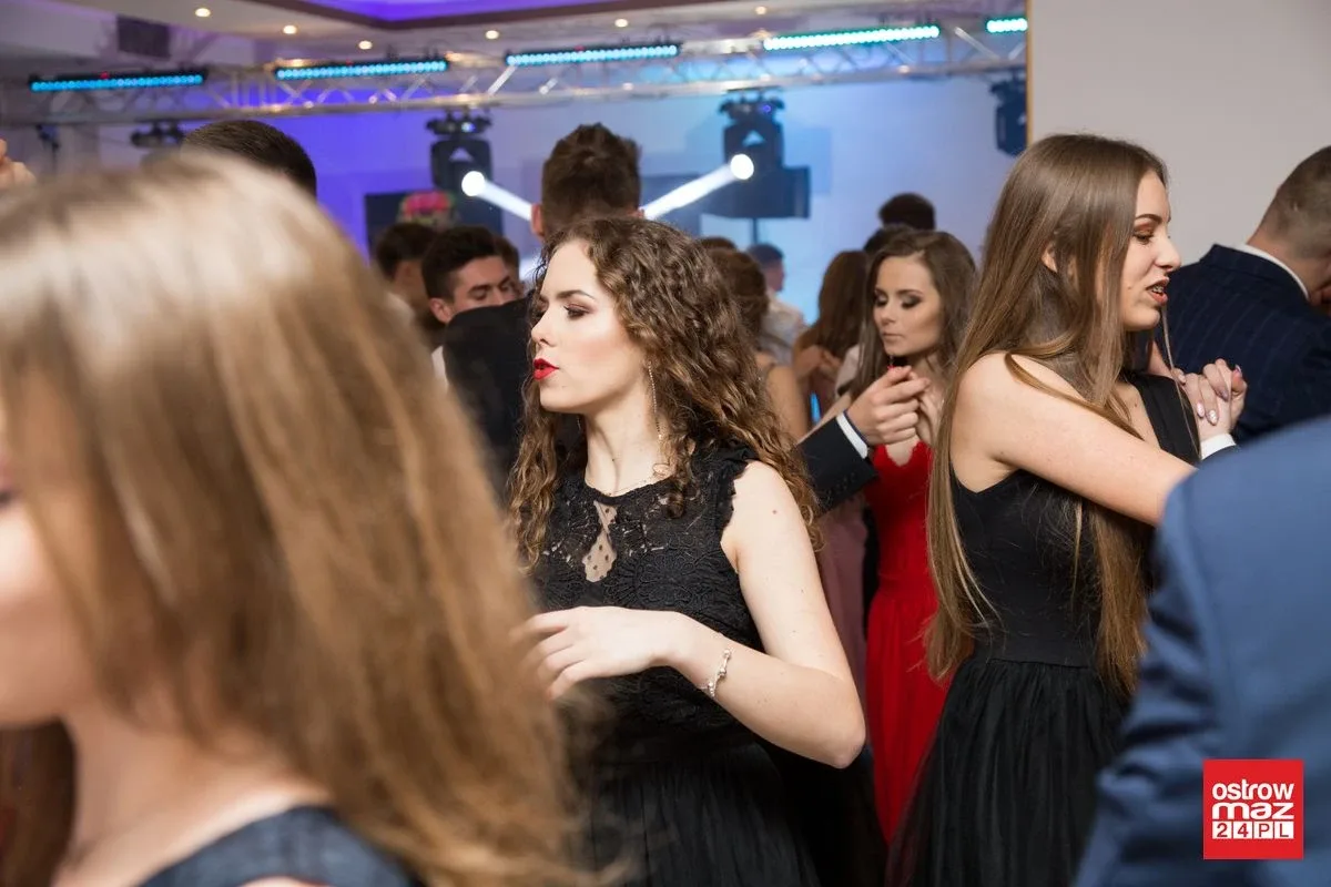 Studniówka LO im. Mikołaja Kopernika w Ostrowi Mazowieckiej (zdjęcia, wideo)