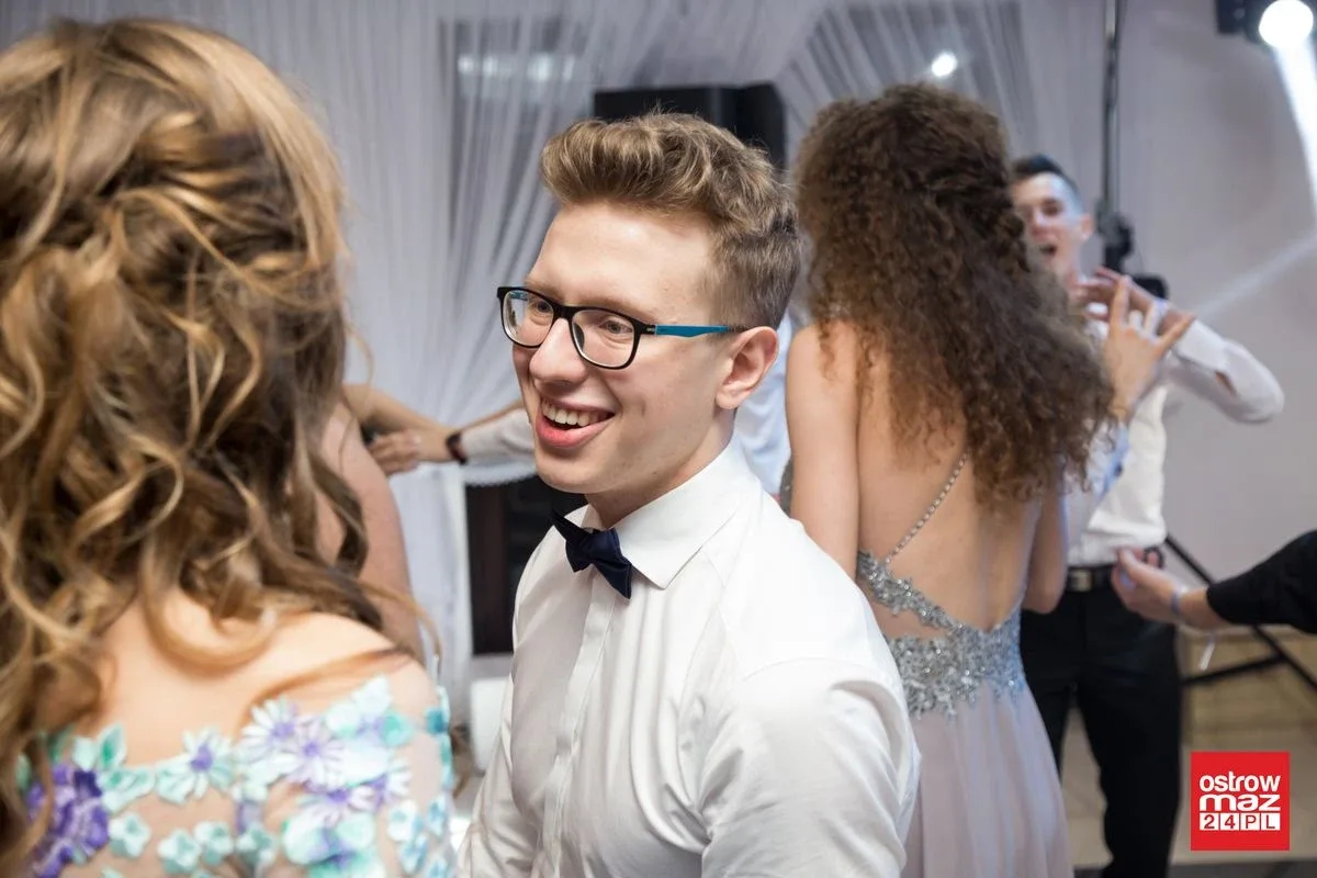Studniówka LO im. Mikołaja Kopernika w Ostrowi Mazowieckiej (zdjęcia, wideo)