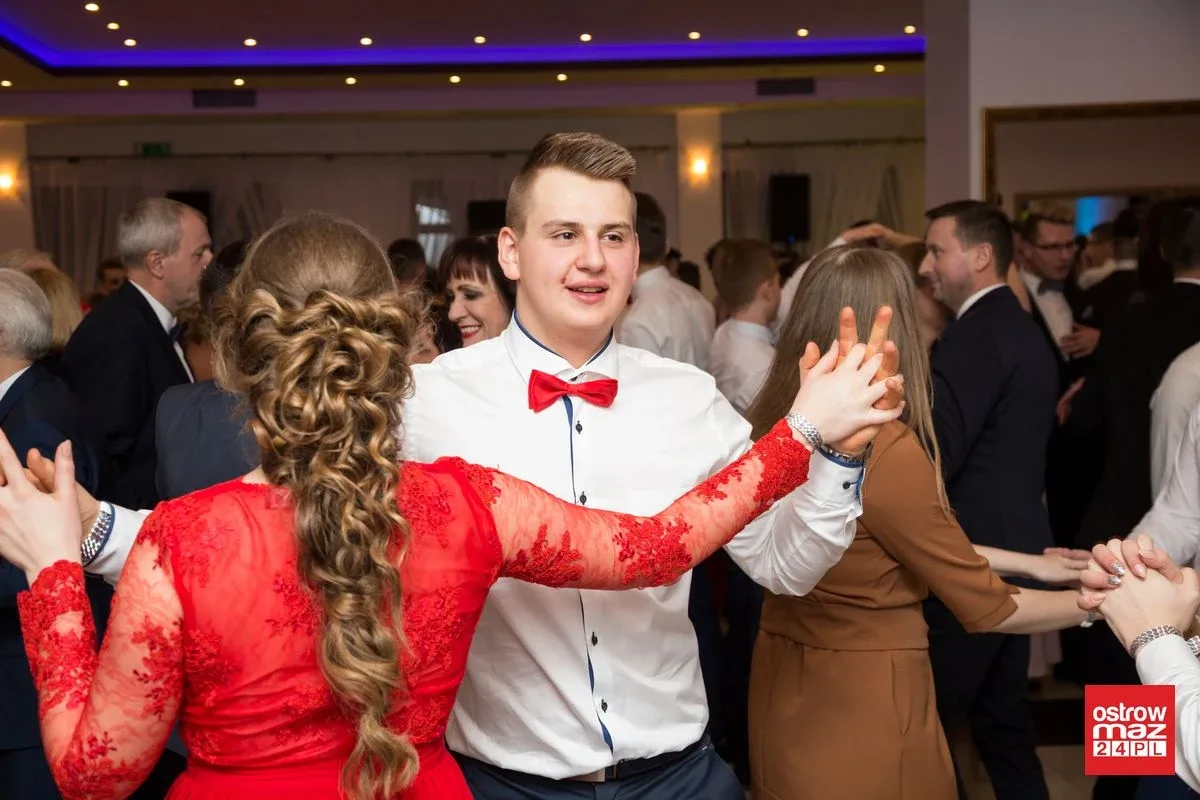 Studniówka LO im. Mikołaja Kopernika w Ostrowi Mazowieckiej (zdjęcia, wideo)
