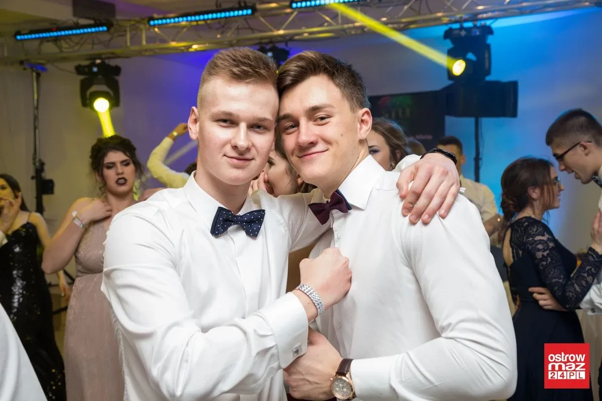 Studniówka LO im. Mikołaja Kopernika w Ostrowi Mazowieckiej (zdjęcia, wideo)