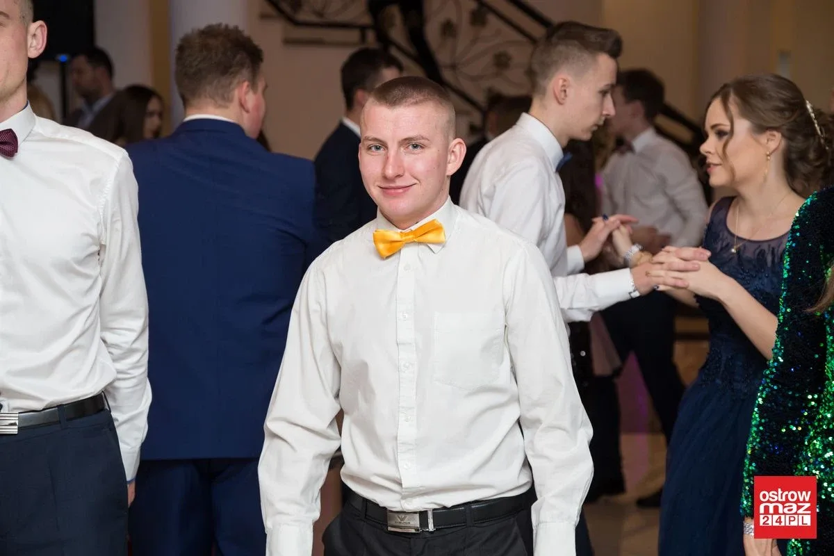 Studniówka LO im. Mikołaja Kopernika w Ostrowi Mazowieckiej (zdjęcia, wideo)