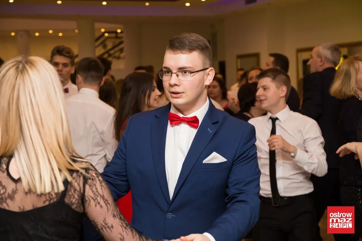 Studniówka LO im. Mikołaja Kopernika w Ostrowi Mazowieckiej (zdjęcia, wideo)