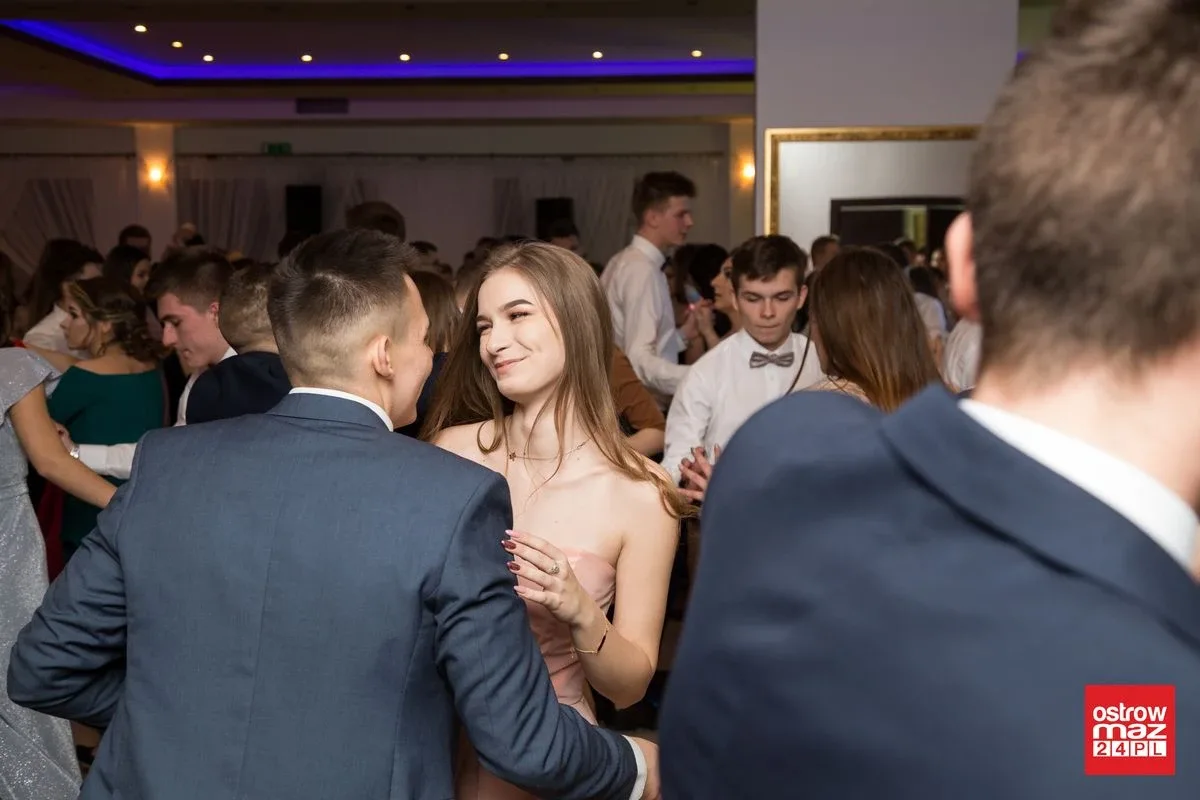 Studniówka LO im. Mikołaja Kopernika w Ostrowi Mazowieckiej (zdjęcia, wideo)