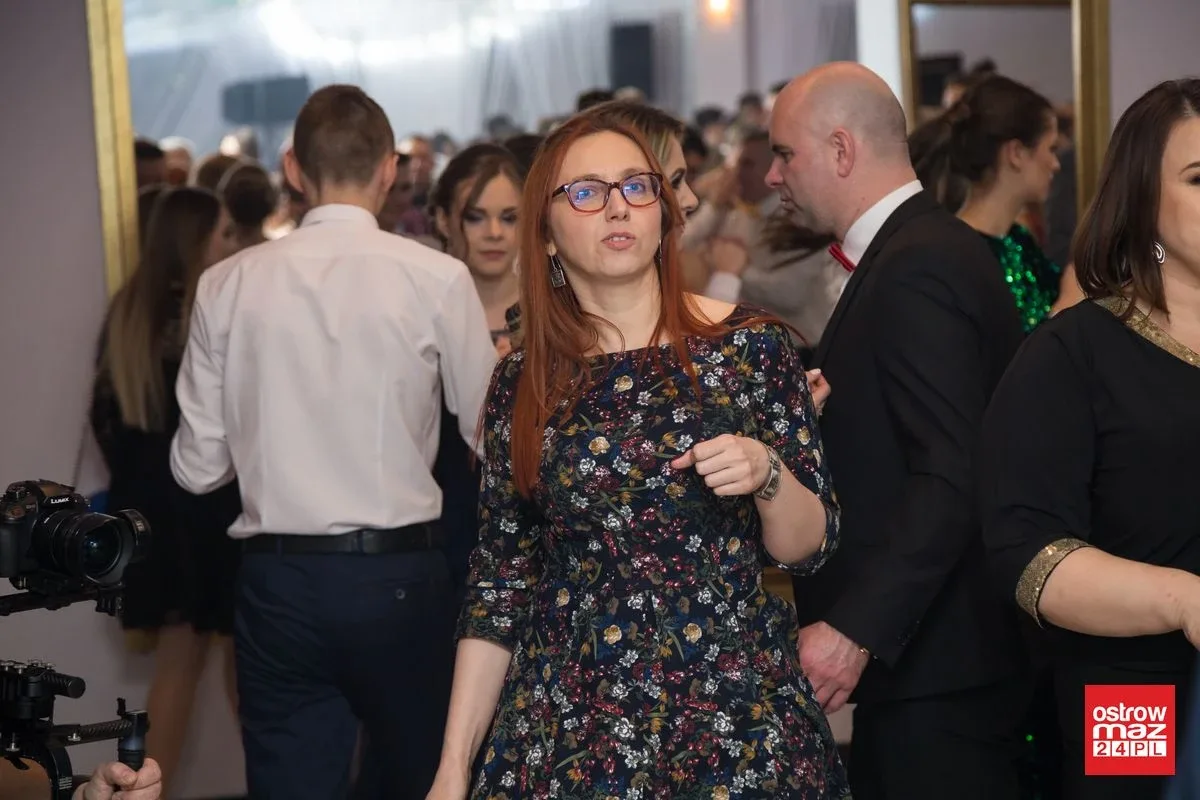 Studniówka LO im. Mikołaja Kopernika w Ostrowi Mazowieckiej (zdjęcia, wideo)