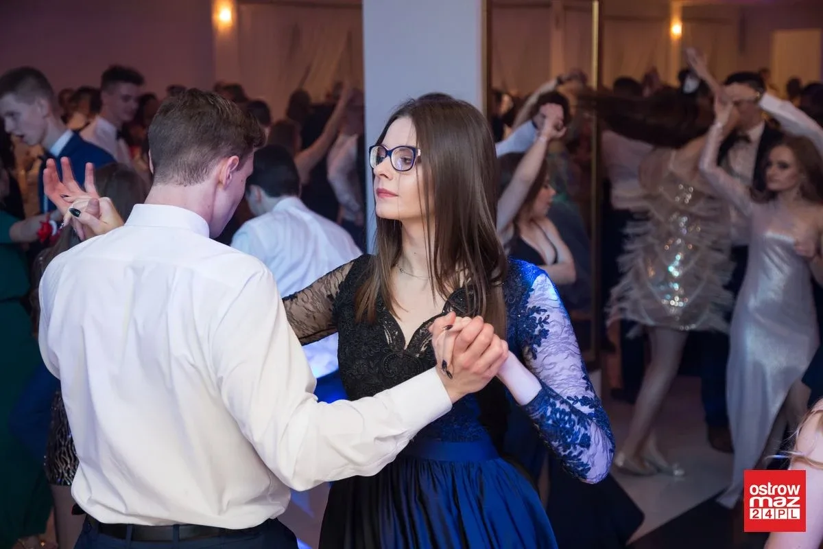 Studniówka LO im. Mikołaja Kopernika w Ostrowi Mazowieckiej (zdjęcia, wideo)