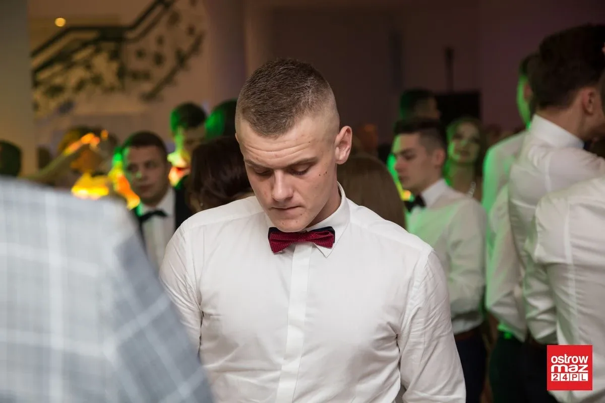 Studniówka LO im. Mikołaja Kopernika w Ostrowi Mazowieckiej (zdjęcia, wideo)