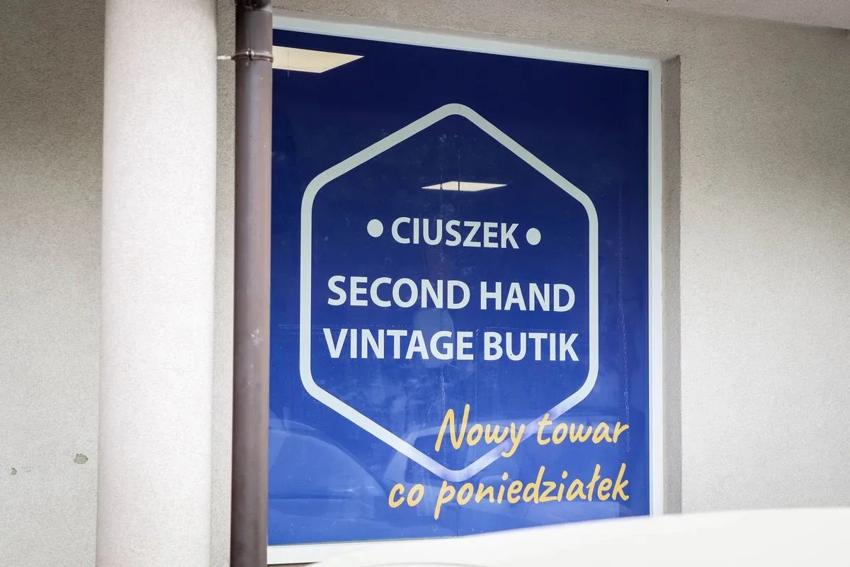 "Ciuszek" już otwarty. Nowy second-hand w Ostrowi Mazowieckiej oferuje modowe perełki (zdjęcia)