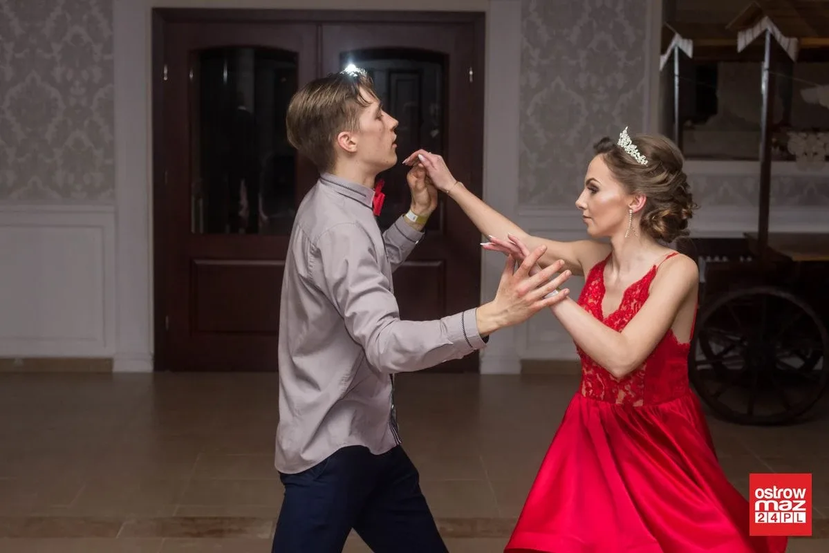 Studniówka ZS w Małkini Górnej (zdjęcia, wideo)