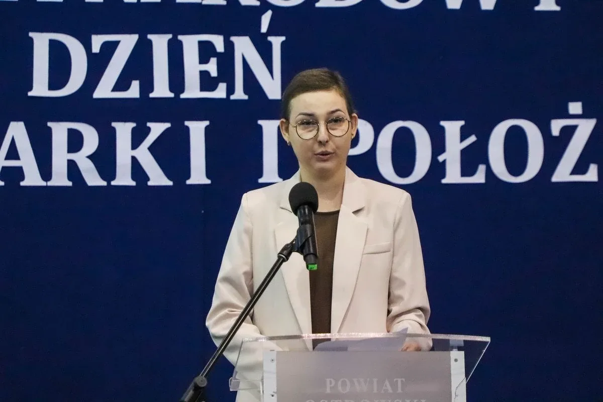 Powiatowe obchody Dnia Pielęgniarek i Położnych. Doceniono pielęgniarki, położne i pielęgniarza (zdjęcia, wideo)