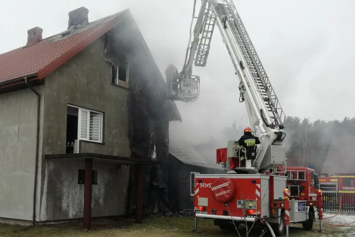 Pożar dwóch budynków mieszkalnych w Starej Osuchowej (zdjęcia)