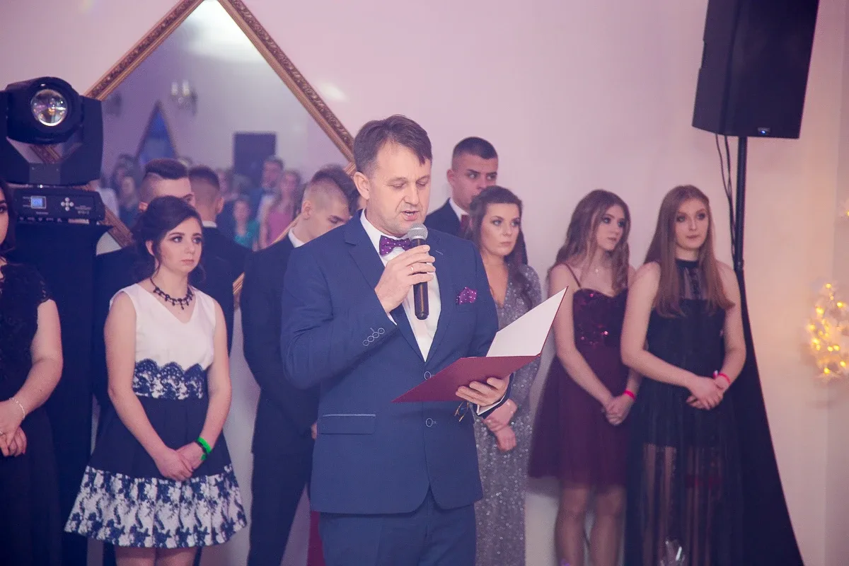 Kolejna porcja zdjęć i wideo z balu studniówkowego Rubinka