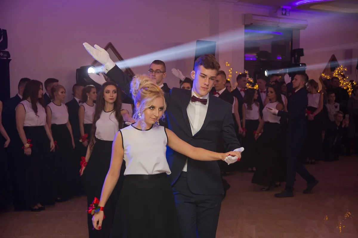 Kolejna porcja zdjęć i wideo z balu studniówkowego Rubinka