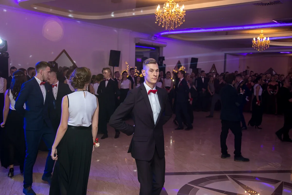 Kolejna porcja zdjęć i wideo z balu studniówkowego Rubinka