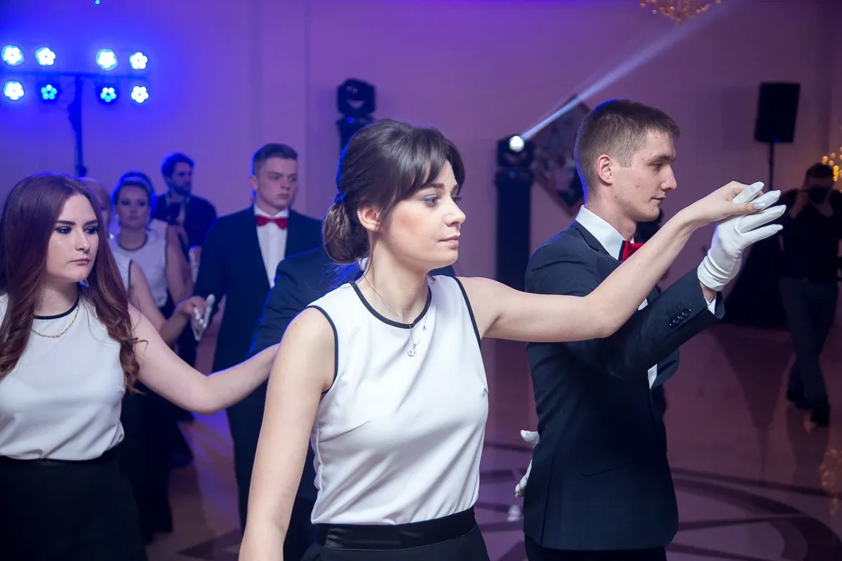 Kolejna porcja zdjęć i wideo z balu studniówkowego Rubinka