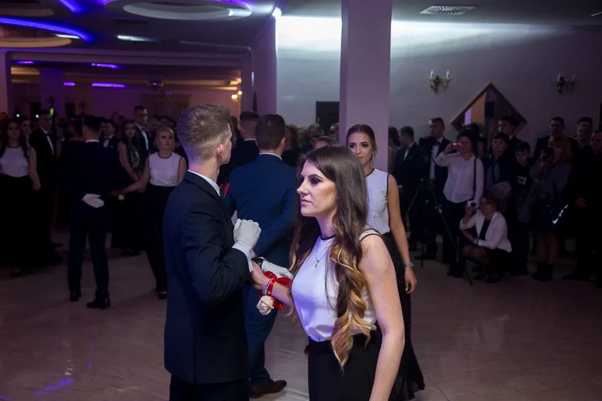 Kolejna porcja zdjęć i wideo z balu studniówkowego Rubinka