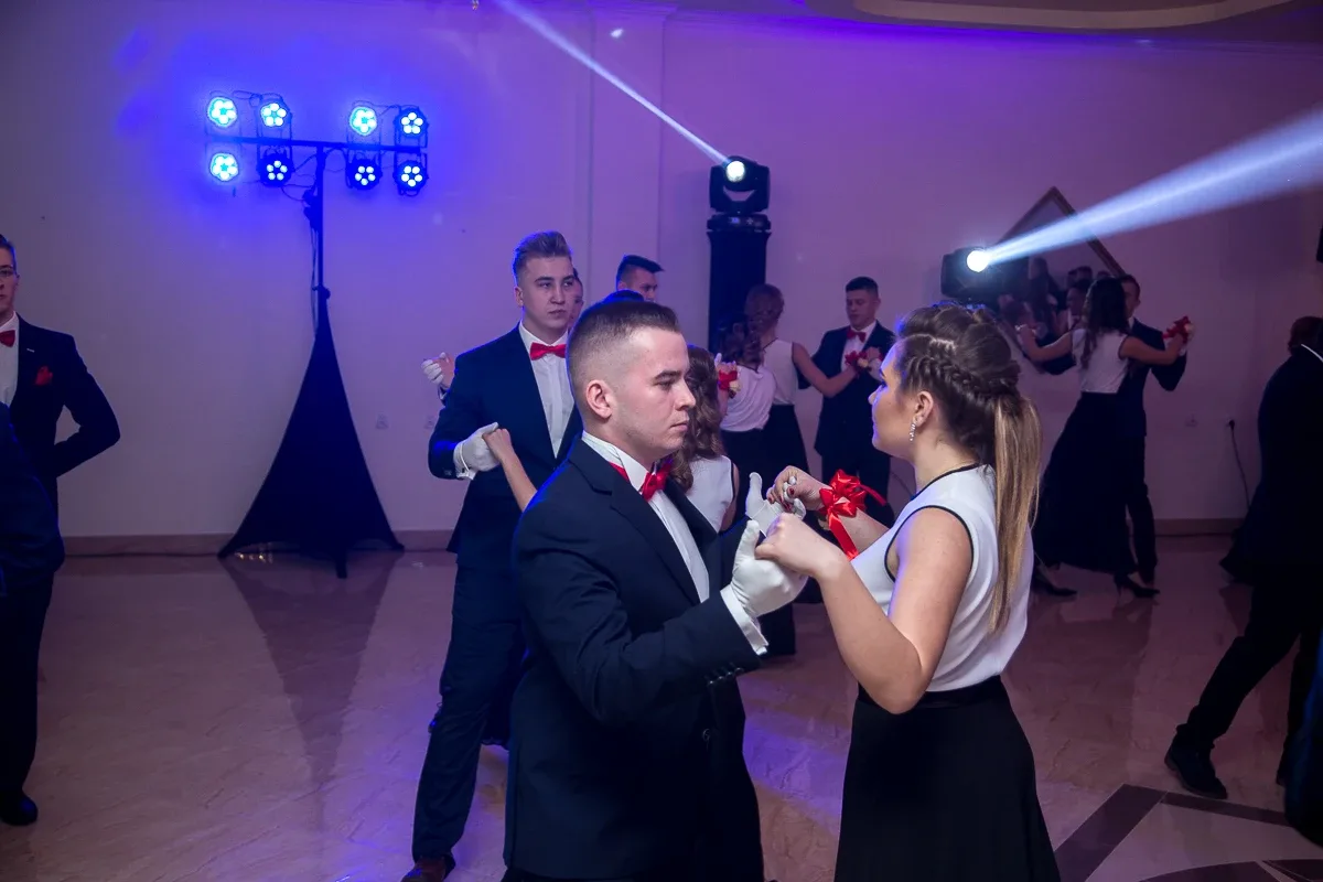 Kolejna porcja zdjęć i wideo z balu studniówkowego Rubinka