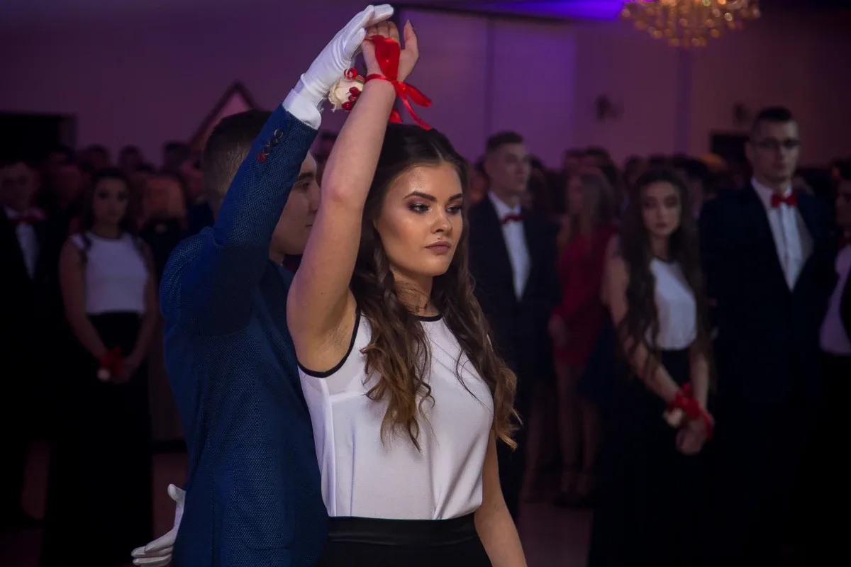 Kolejna porcja zdjęć i wideo z balu studniówkowego Rubinka