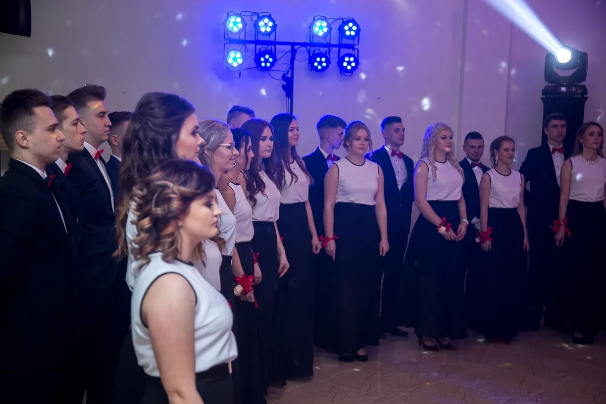 Kolejna porcja zdjęć i wideo z balu studniówkowego Rubinka