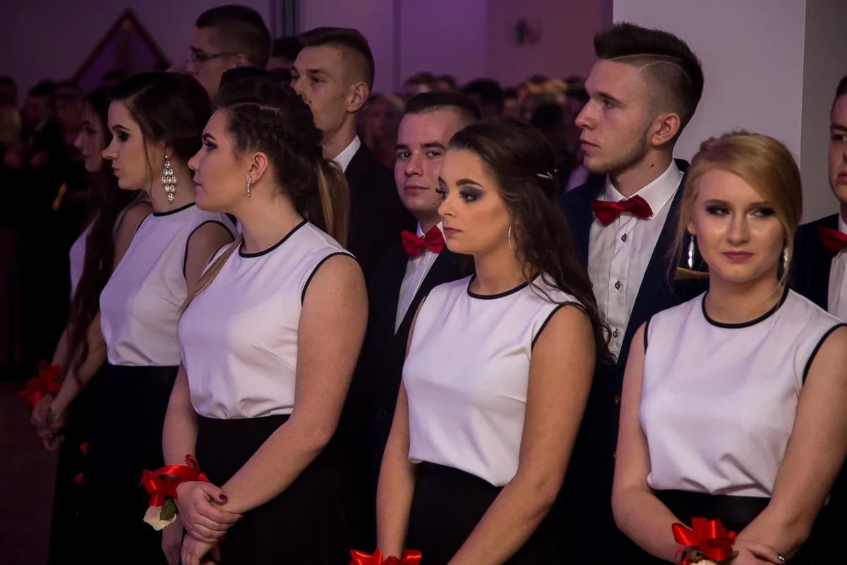 Kolejna porcja zdjęć i wideo z balu studniówkowego Rubinka