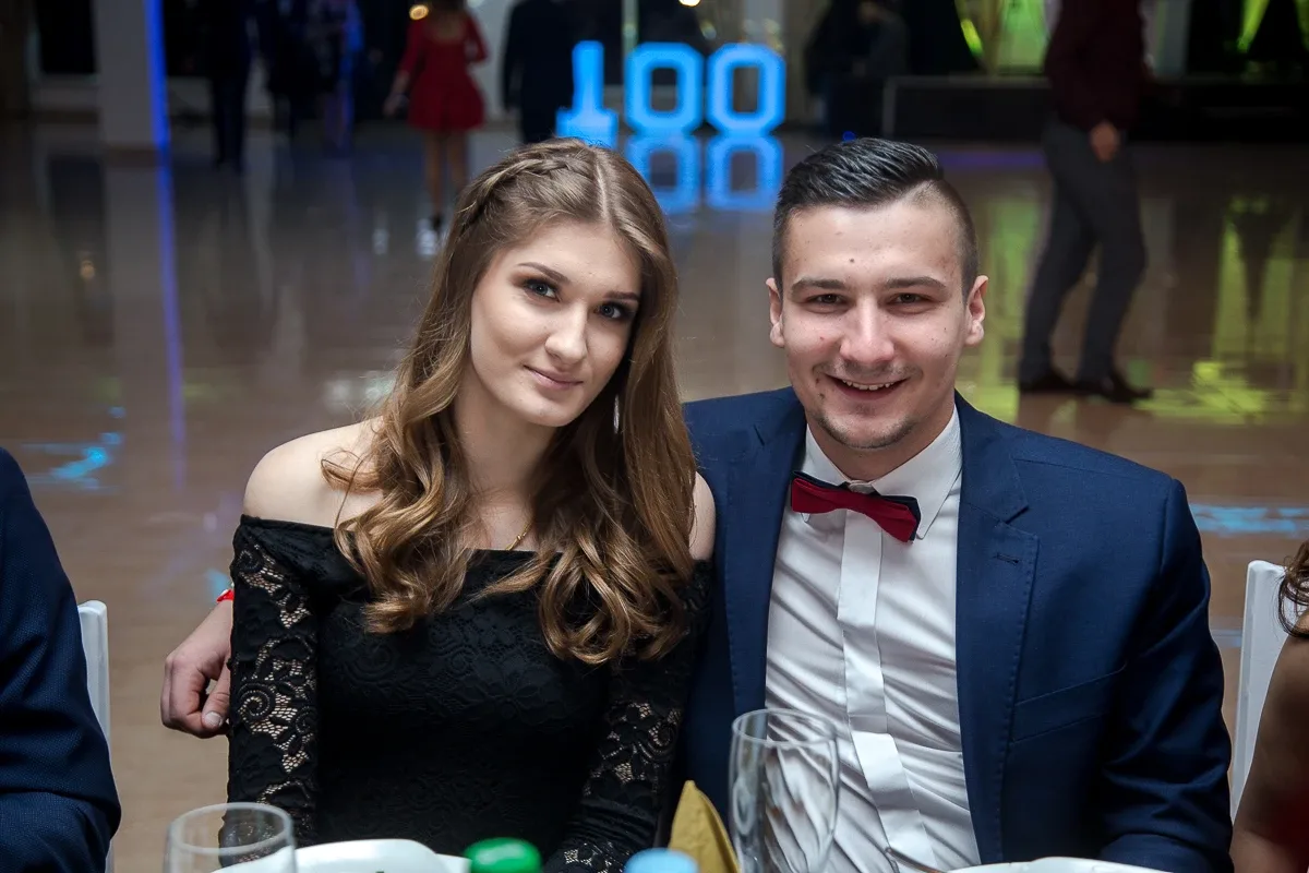 Kolejna porcja zdjęć i wideo z balu studniówkowego Rubinka